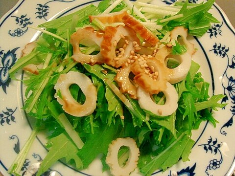 水菜と竹輪のわさび醤油サラダ